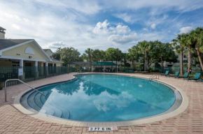 Comfy Condo -KING Bed - POOL - Hot Tub - Pets - Wifi - Gym - Gated - in New Tampa- Between Tampa Palms and Cory Lake Isles area